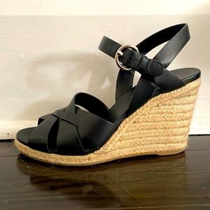 Prada wedges 🔥 size 37. Perfect for summer